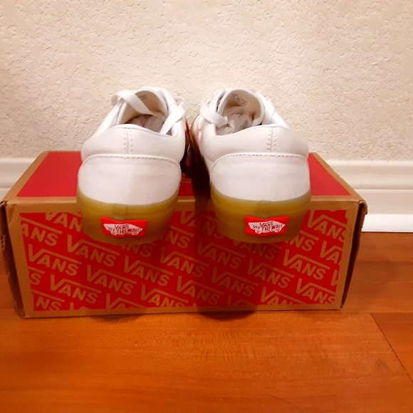 Vans - Picture 4 of 4